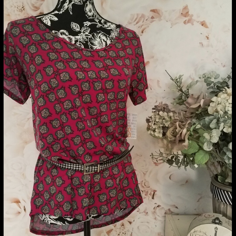 XS LuLaRoe Classic T